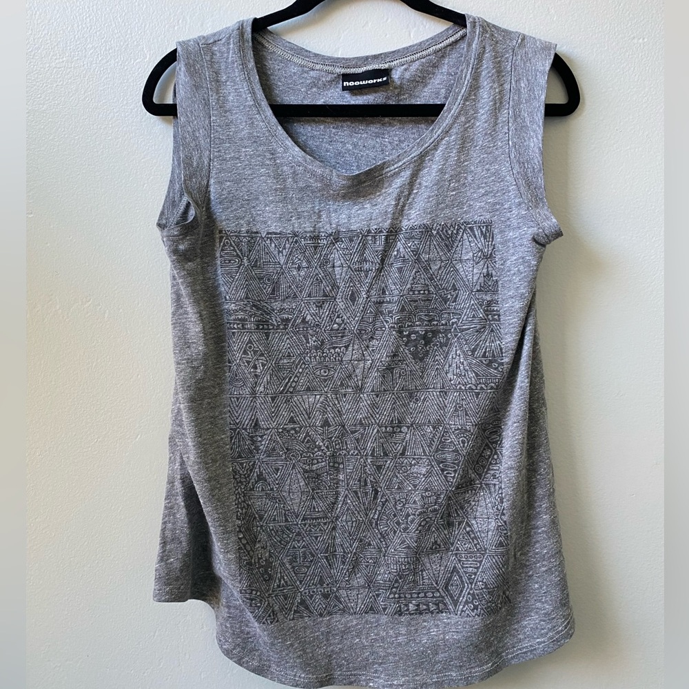 Nooworks heather gray graphic tank